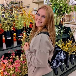 Meet your Posher, Allyson